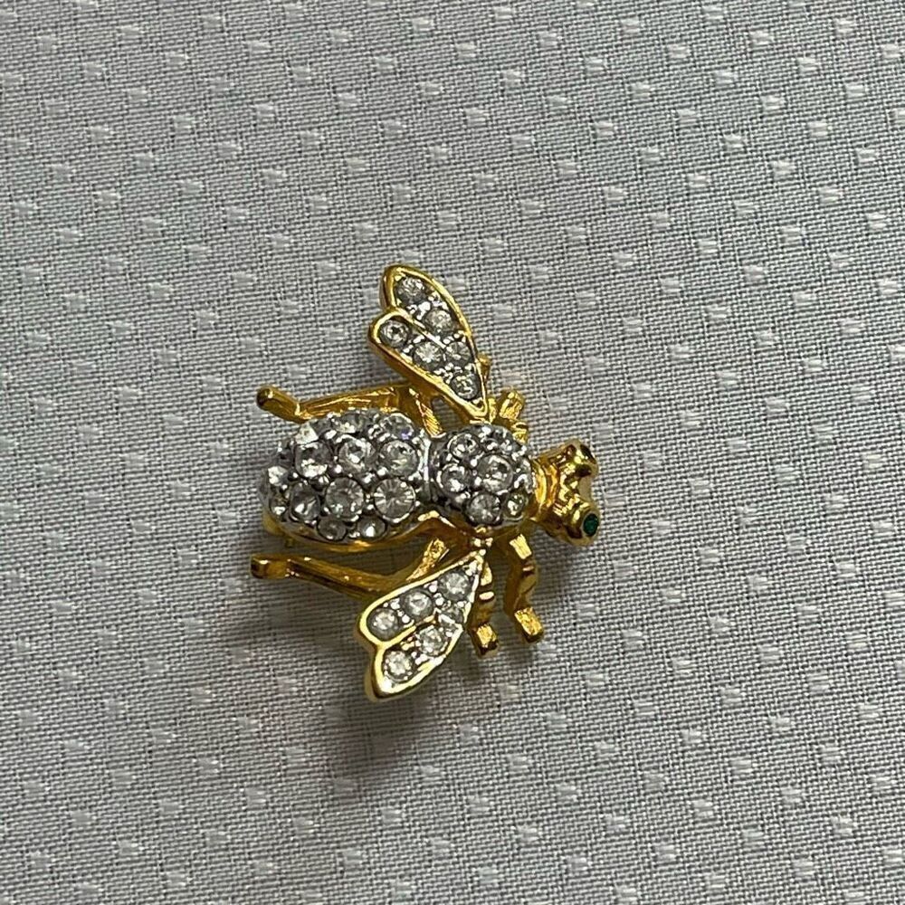 JOAN RIVERS Bee Clear Crystals Faux Emerald Eyes Goldtone Pin Brooch